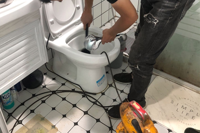 王下乡疏通下水道