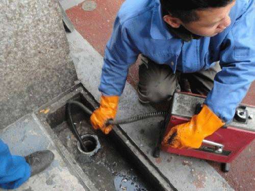 王下乡疏通下水道